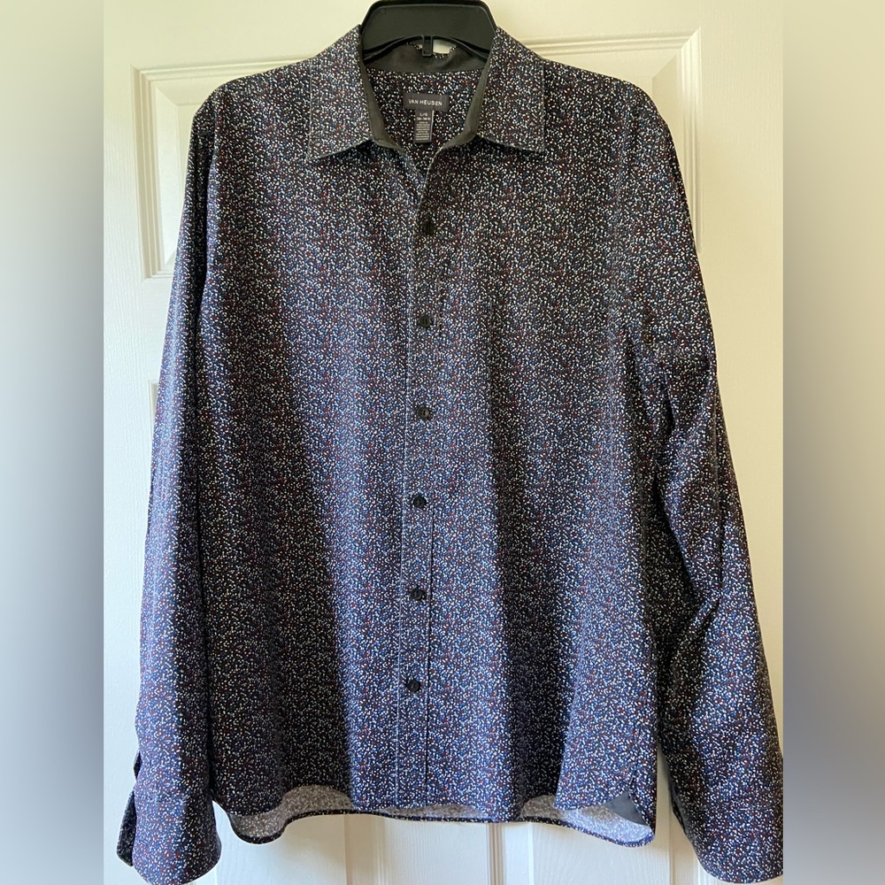 Men’s Van Heusen Button Down Shirt